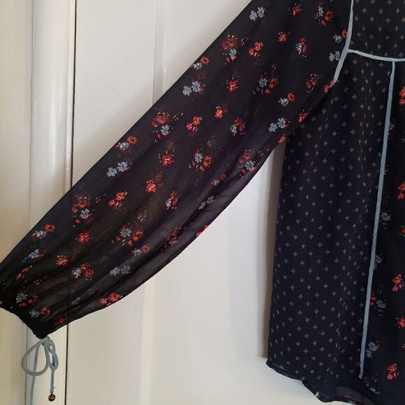 Abercrombie & Fitch Floral Semi-Sheer Long Sleeve Tie Detail Blouse Size Medium - Picture 3 of 7